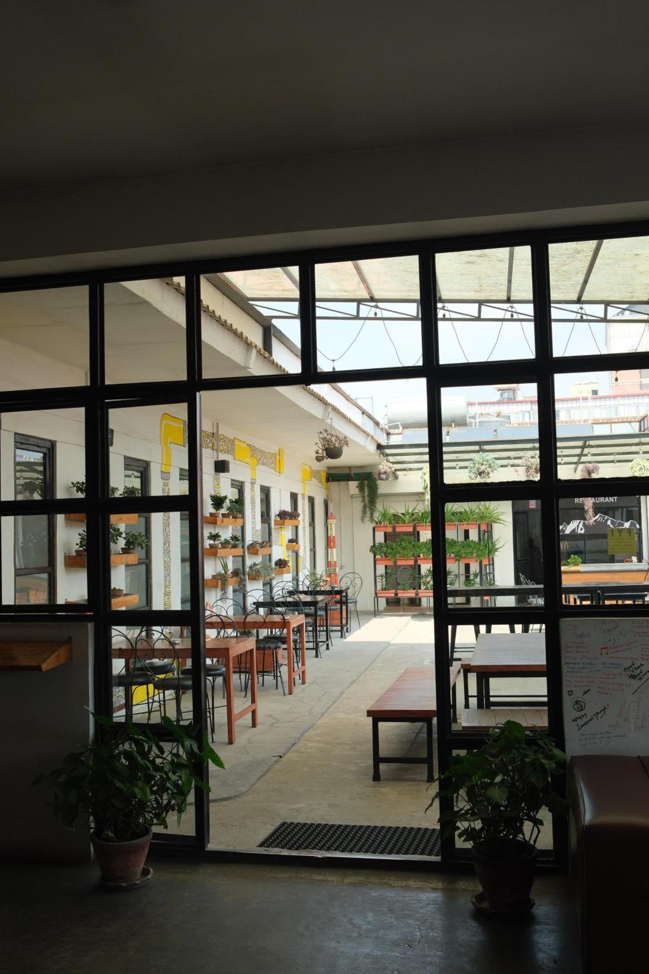 Yakety Yak Hostel Катманду Экстерьер фото