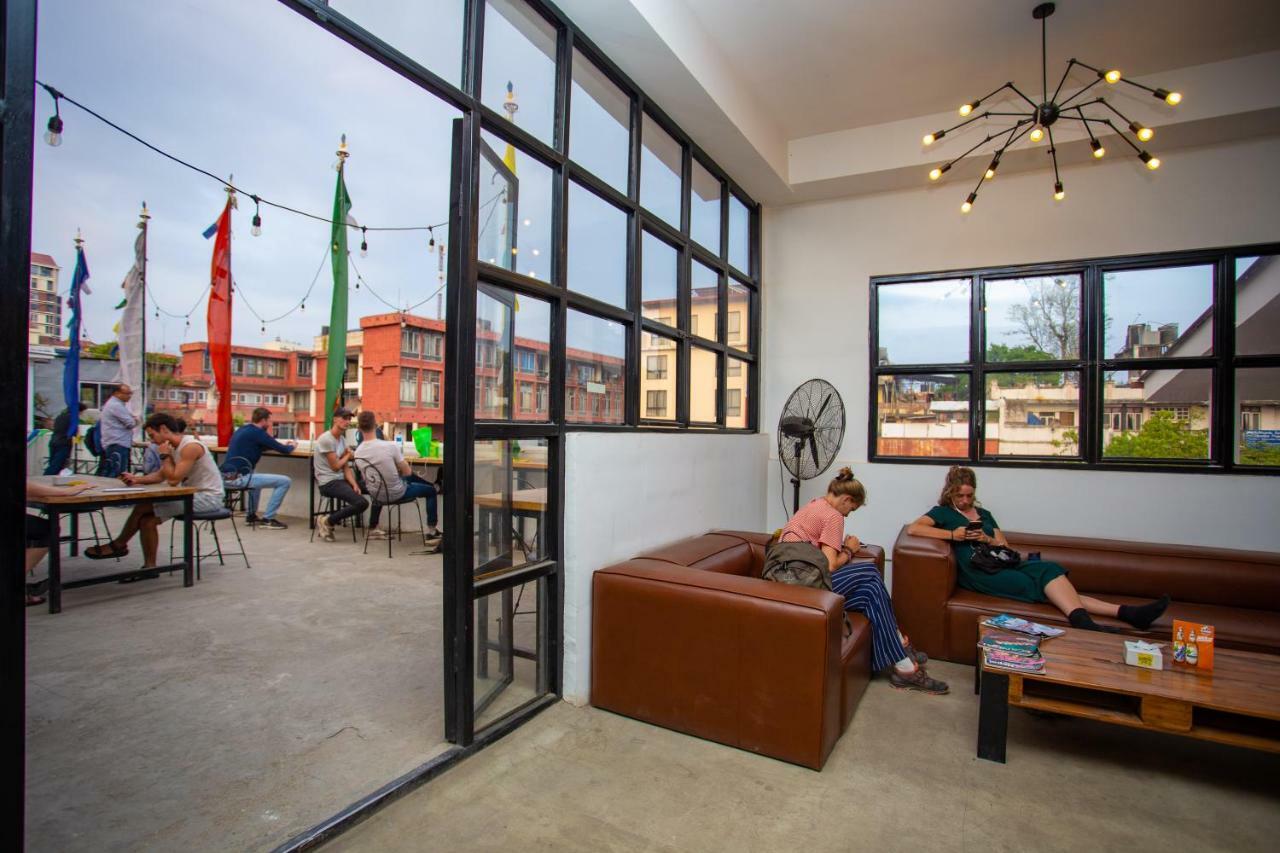 Yakety Yak Hostel Катманду Экстерьер фото